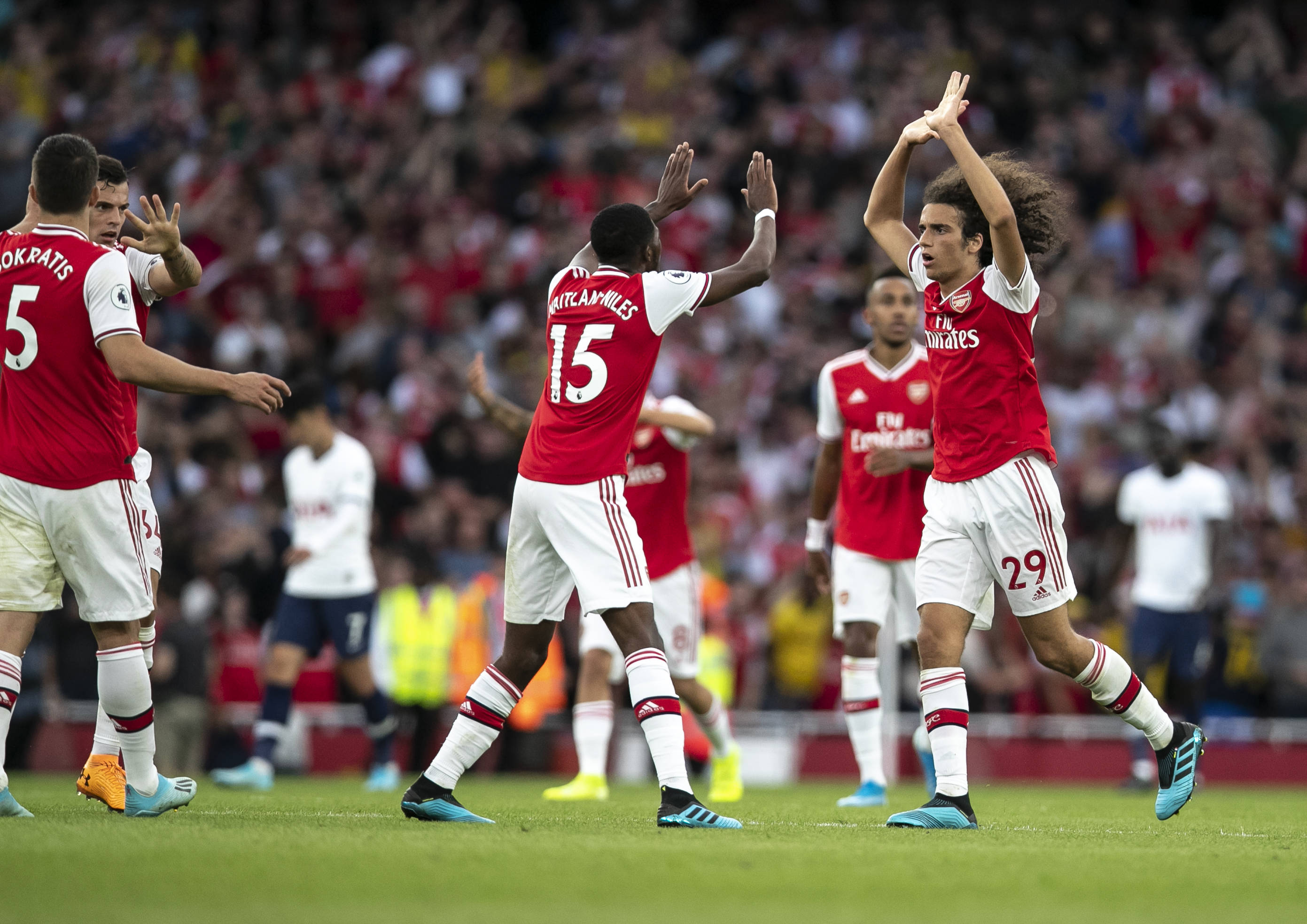 里程碑夜！利物浦主帅复盘，英超转会期刷纪录，气氛紧张，资深球员宣示担当的简单介绍-LOL直播